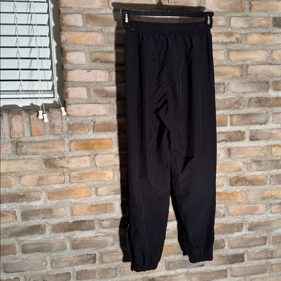 Nike Black Jogger Pants - Picture 2 of 6